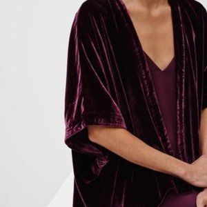 Aritzia Talula Velvet Fawkner Kimono in Cardamon